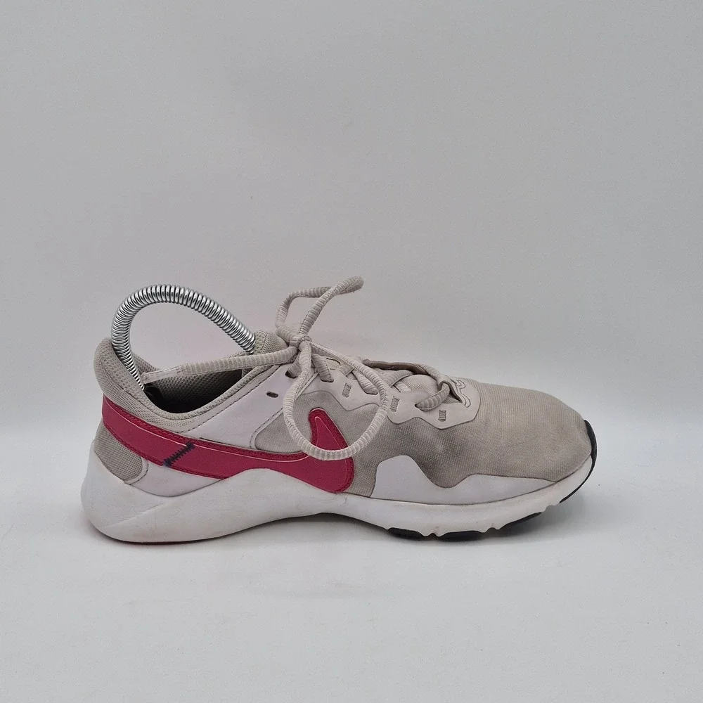 Nike Legend Essential 2 Shoes Womens Size‎ 7.5 Training Sneakers CQ9545-556